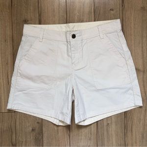 Women’s The North Face Off White shorts size 8